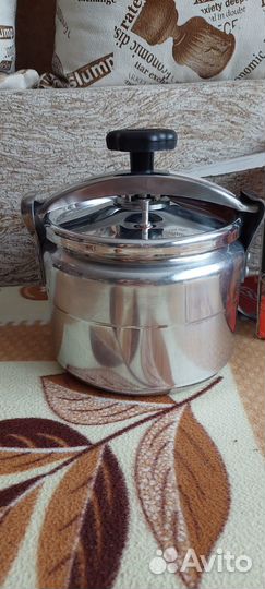 Скороварка 4л еssа новая