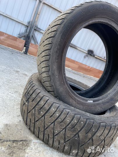 Goodyear Ultragrip 600 215/55 R17