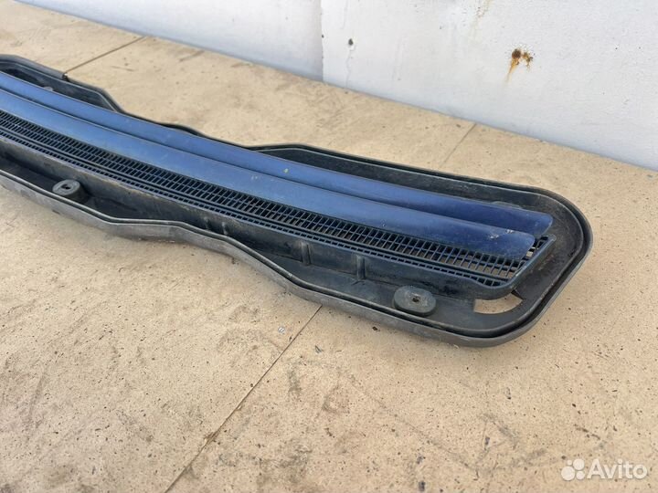 Решетка капота Mercedes W210