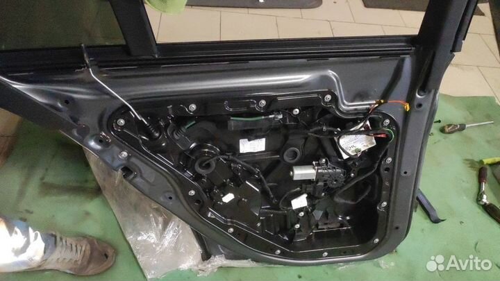 Дверь задняя левая Mercedes c w205