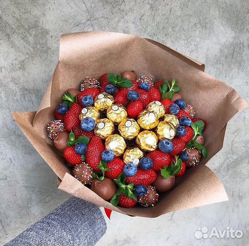 Клубника и Ferrero Roche 109