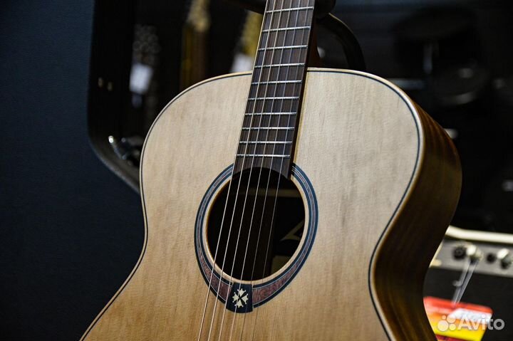 Акустическая Гитара Lag (комплект)