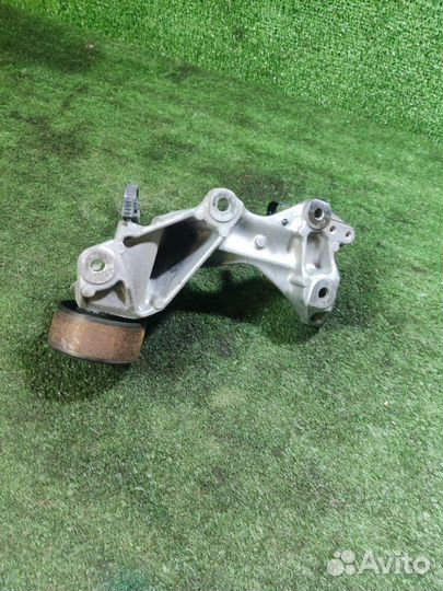 Кронштейн генератора Nissan 1.2 HR12DE