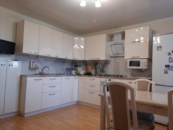 2-к. квартира, 74,1 м², 3/9 эт.