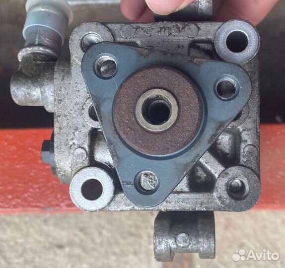 Гур бачок и насос от BMW 1 серии