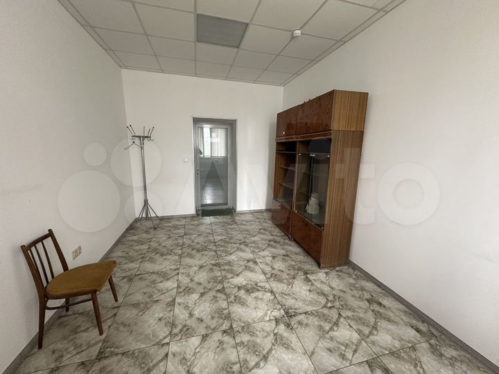 Офис, 17.6 м² + склад 72 кв