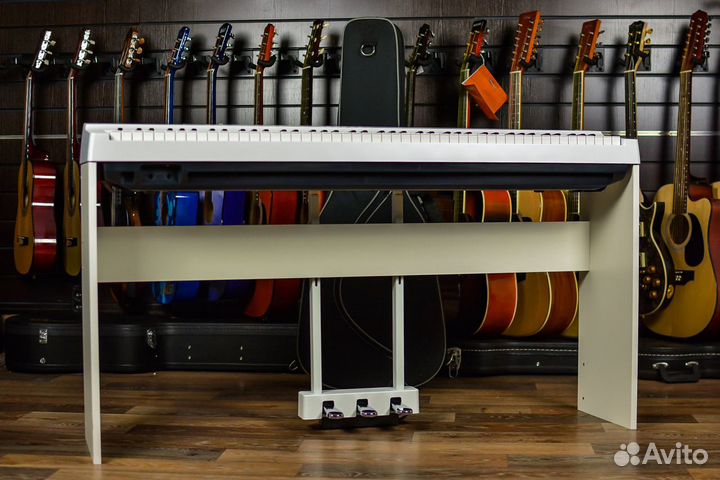 Цифровое пианино Yamaha P-125 + Аксессуары