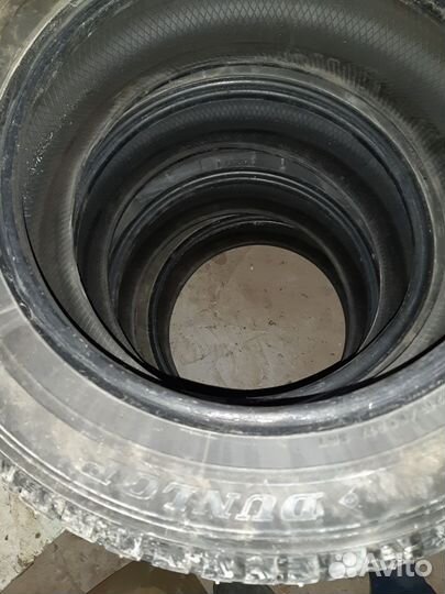 Dunlop SP Winter Ice 01 215/70 R17 98E