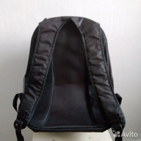 Переноска-рюкзак с иллюминатором для кошек и собак