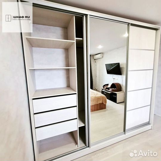 Современный шкаф купе