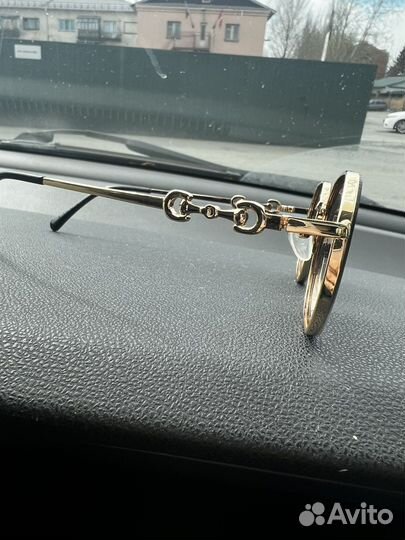 Солнцезащитные очки gucci