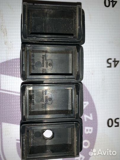 Заглушка панели Volkswagen Jetta II 1985