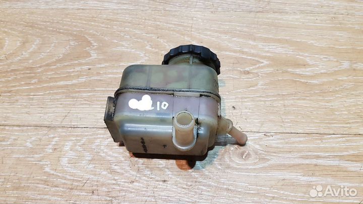 Бачок гур Toyota Corolla E110