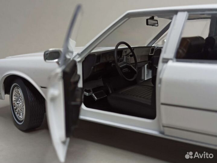 Chevrolet Caprice Classic 1980 Greenlight 1:18