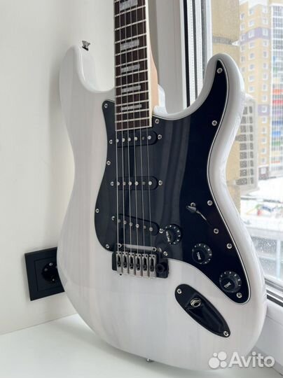 Электрогитара stratocaster+комбик marshall mg 15cf