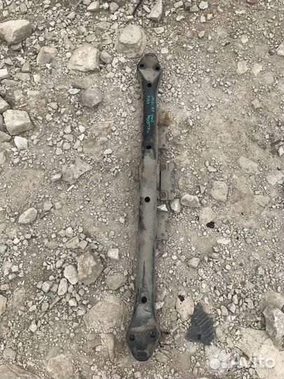 Лыжа подрамника Audi Q7 4.2 TDI