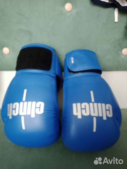 Боксерские перчатки 10 oz clinch