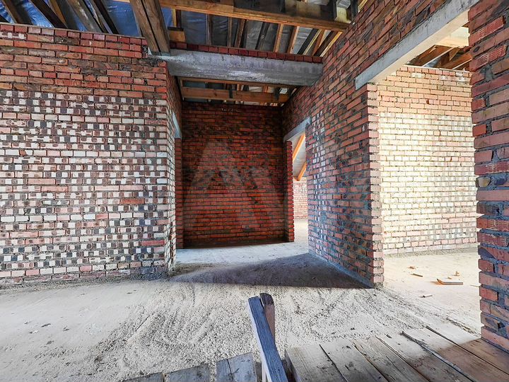 Дом 330 м² на участке 10 сот.