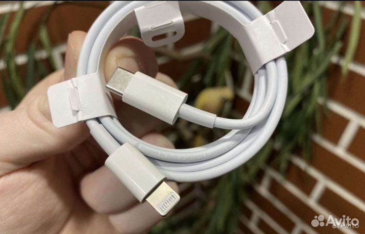 Зарядка на iPhone 20w