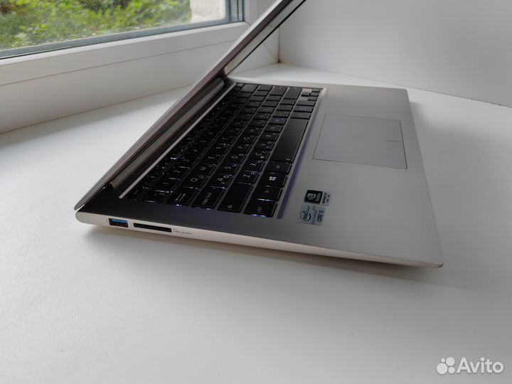 Ультра бук Asus 13.3 / i5-3317U / GT 620M /SSD