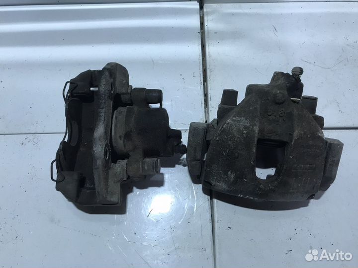 Суппорт передний Mazda 3 bk