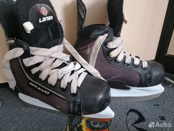 Коньки хоккейные детские размер 35