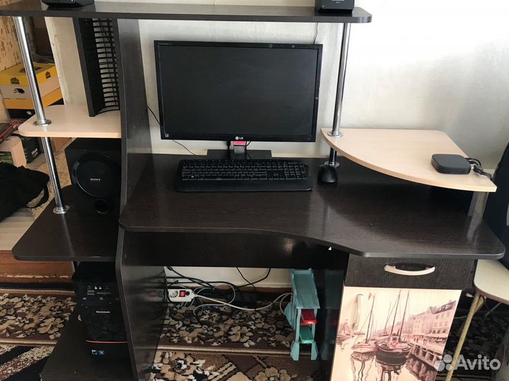 Компьютерный стол