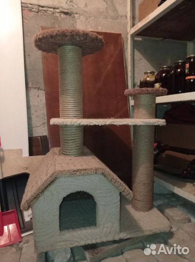 Домик для кота с когтеточкой