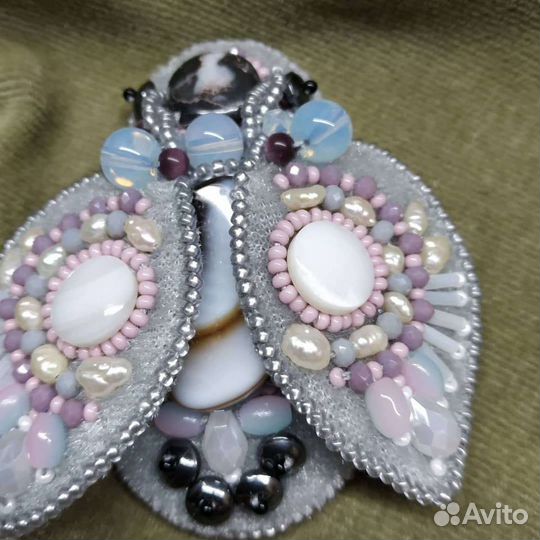 Брошь 
