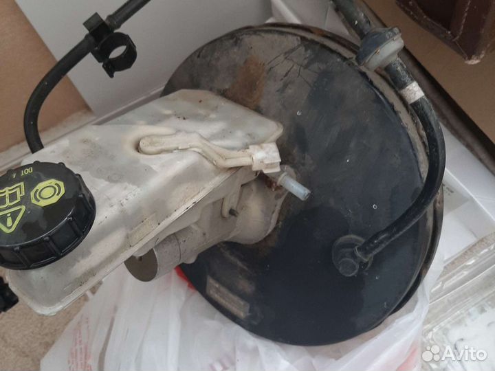 Главный тормозной цилиндр с вакуумником