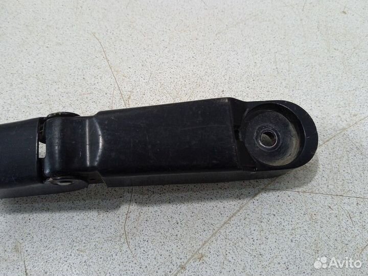 Поводок стеклоочистителя задний