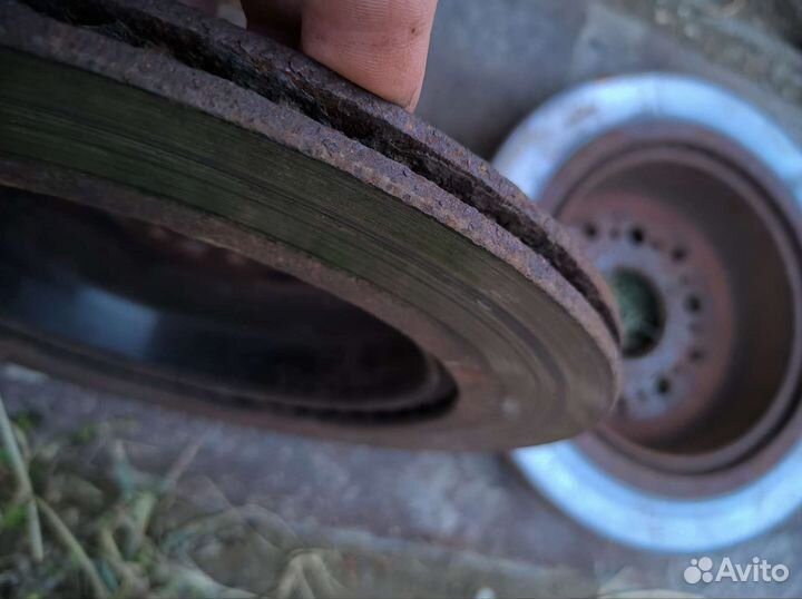 Тормозные диски зад Тойота Mark 2 T/V JZX-90; 100