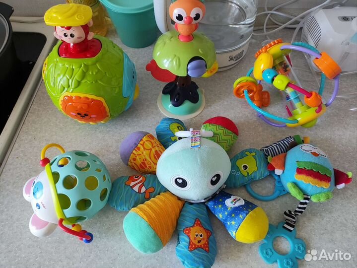 Развивающие игрушки для малышей пакетом