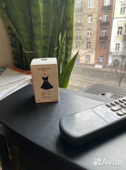 Флакон от духов (миниатюра) Guerlain)