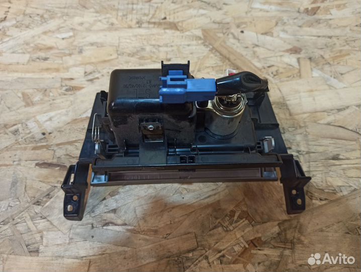 Пепельница Toyota Corolla E150