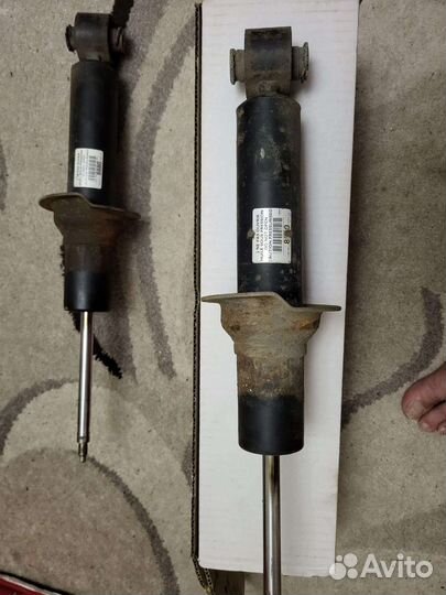 Задние ароматизаторные стойки на peugeot 508