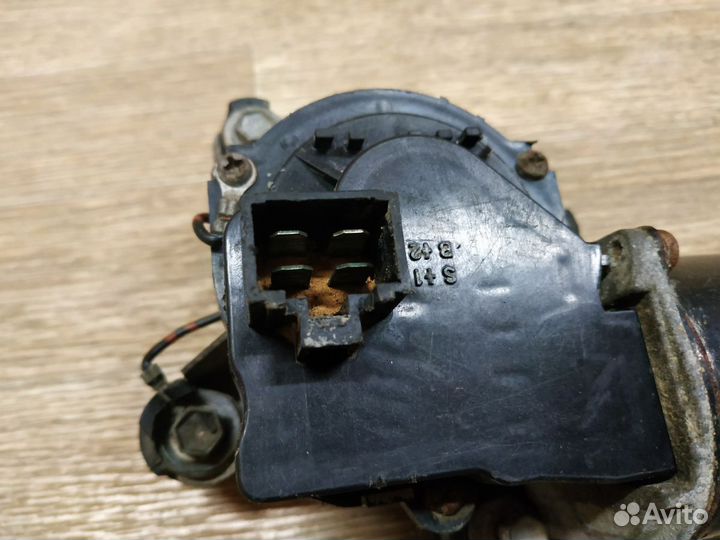 Мотор передних стеклоочистителей Mazda Capella GF