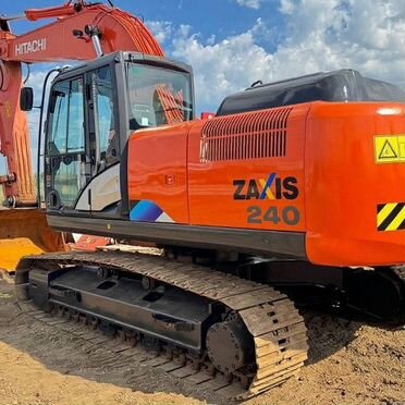 Гусеничный экскаватор Hitachi ZX240-5A, 2022