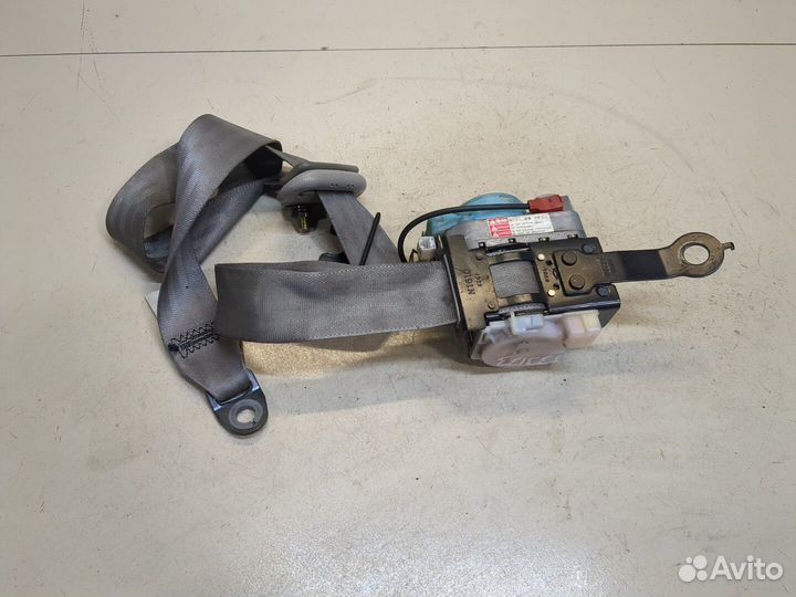 Ремень безопасности Nissan Elgrand, 1998