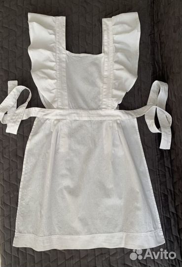 Белый фартук на последний звонок