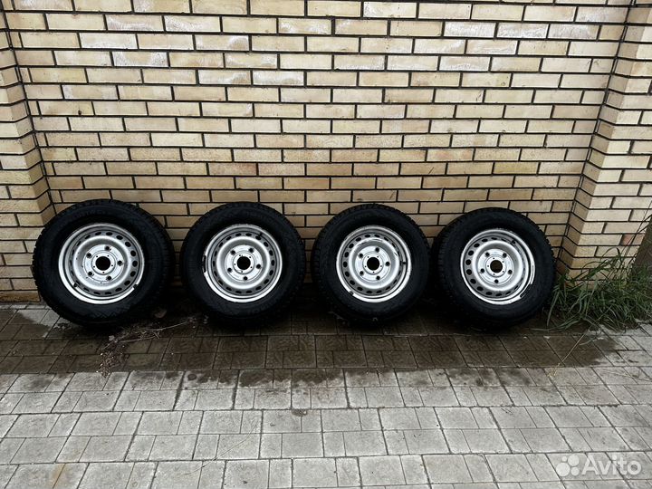 Продам колеса зимние 225 65 15