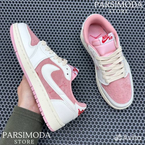 Кроссовки женские Nike Air Jordan 1 x Travis Scott