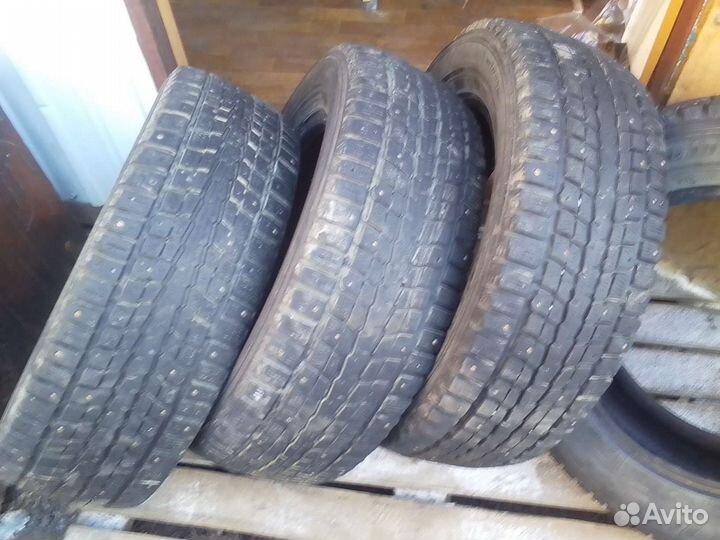 Dunlop SP Winter Ice 01 2.25/60 R16