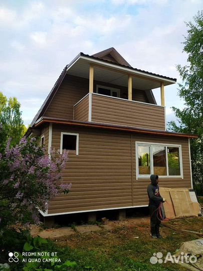 Бригада плотников строителей