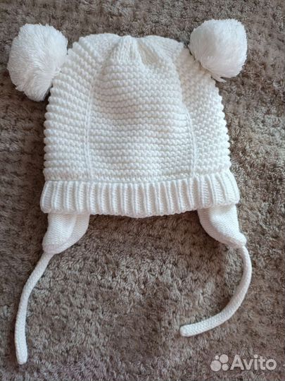 Шапка с ушками бубонами
