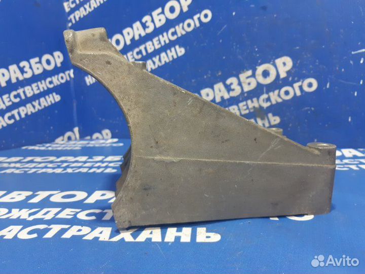 Кронштейн кондиционера Ford Focus 2 седан hwda