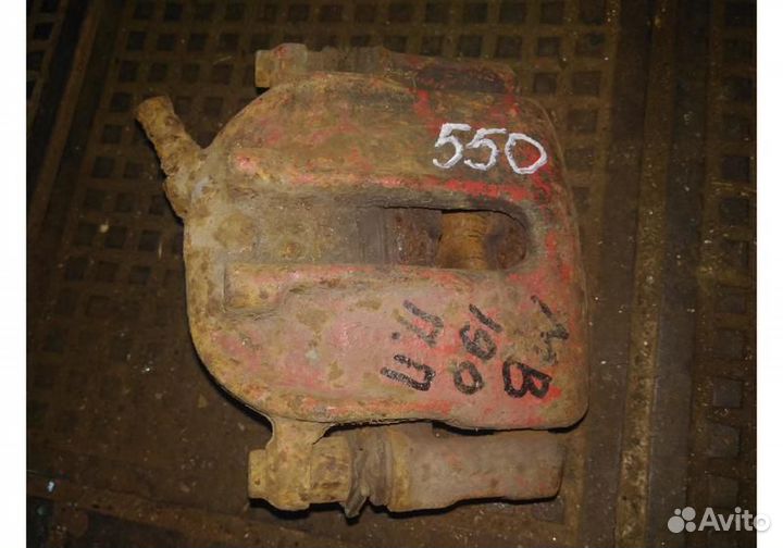 Суппорт передний правый Mercedes-Benz W201