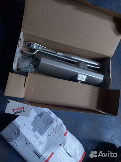 Доводчик дверной