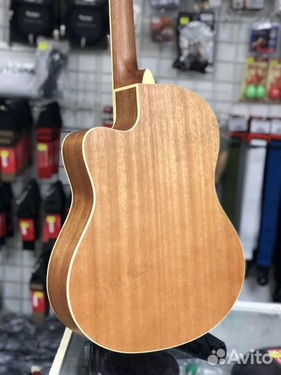 Гитара акустическая с вырезом
