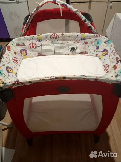 Детская кровать манеж Graco Contour